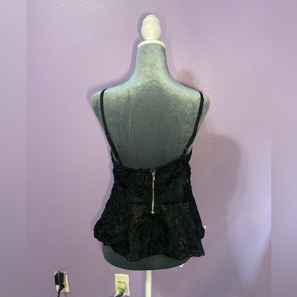 Women’s black lace tank top - Picture 2 of 3